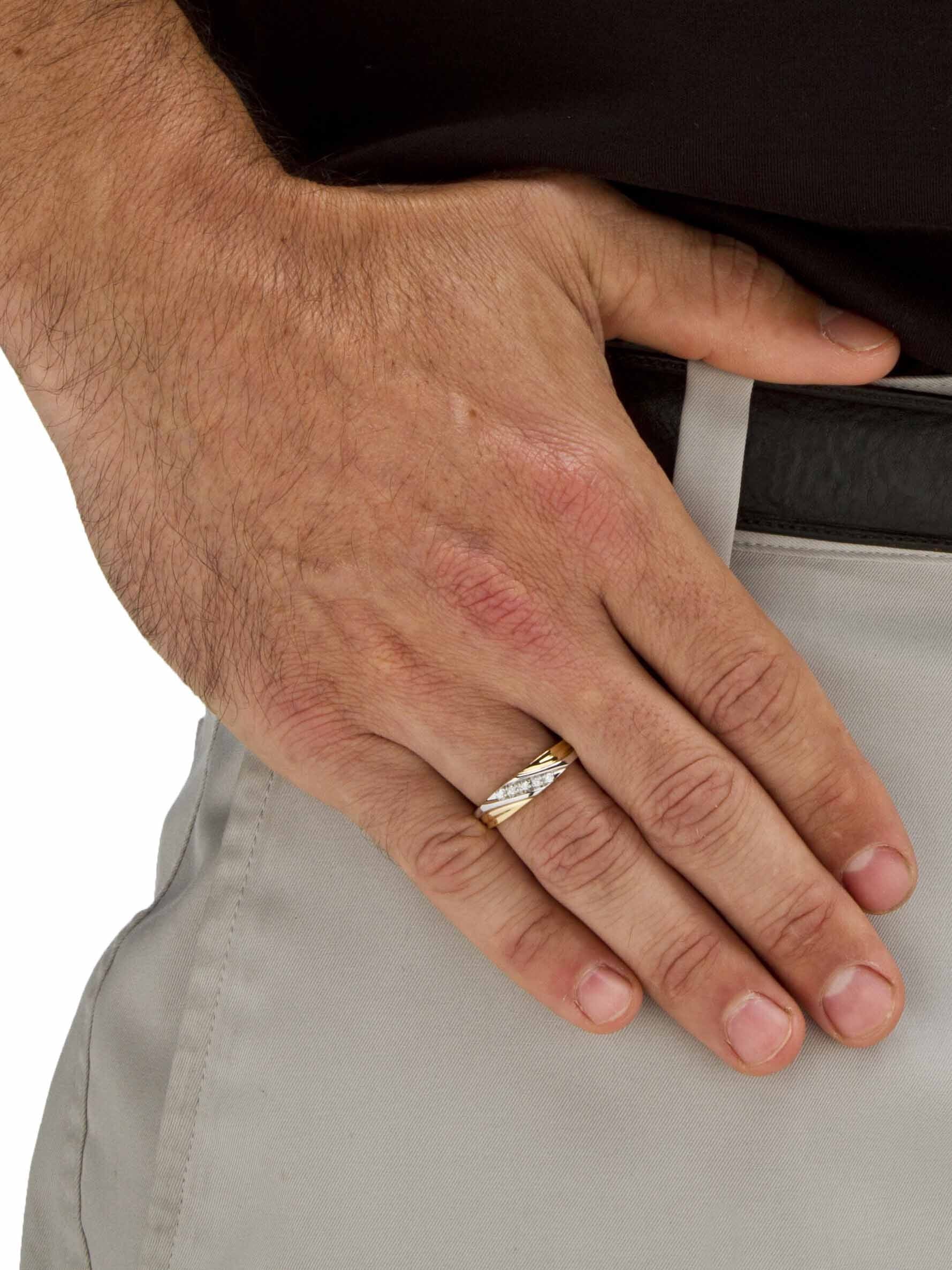 PalmBeach Jewelry Men's Round 18k Gold-Plated or Platinum-Plated Sterling Silver Cubic Zirconia Accent Wedding Band Ring